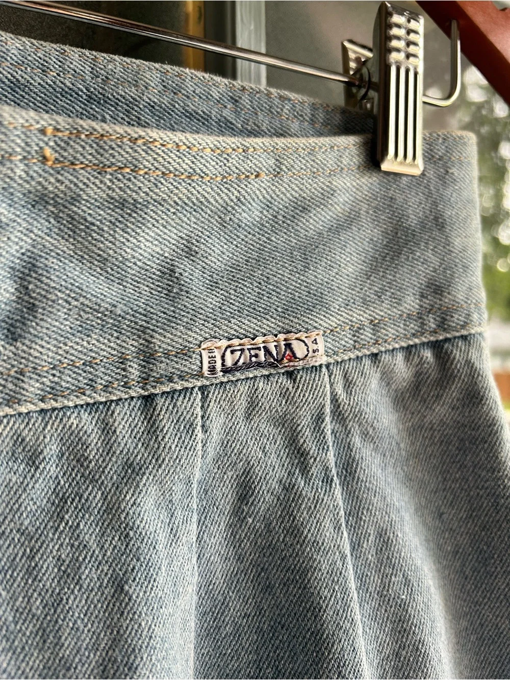 Vintage High Waisted V Drop Waist Light Wash Denim Slit Black Pencil Skirt USA M